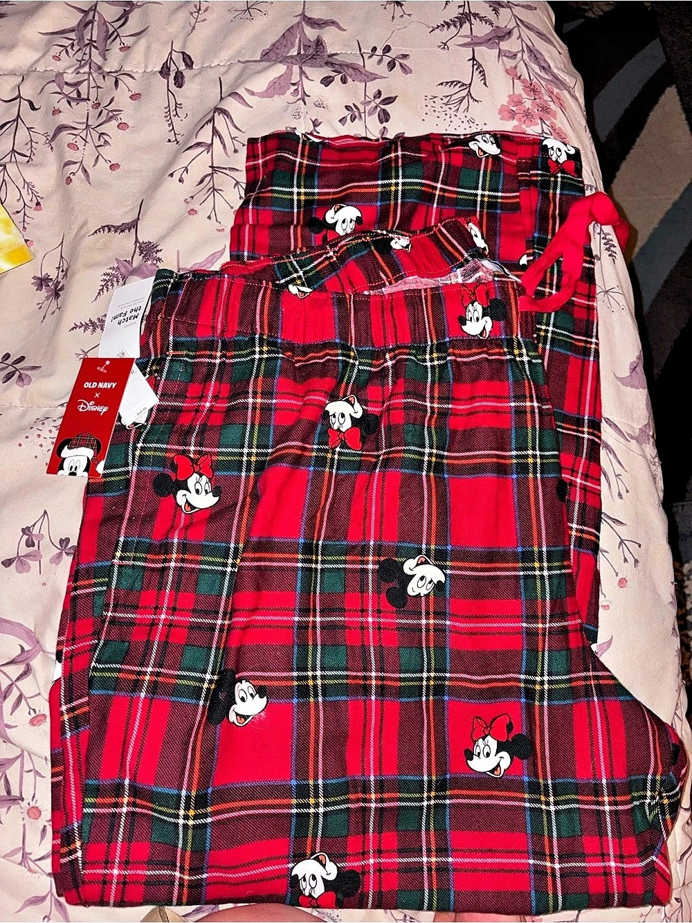 Old Navy Mickey Mouse Disney plaid pants Plaid Pants in Red & Green Size 2X